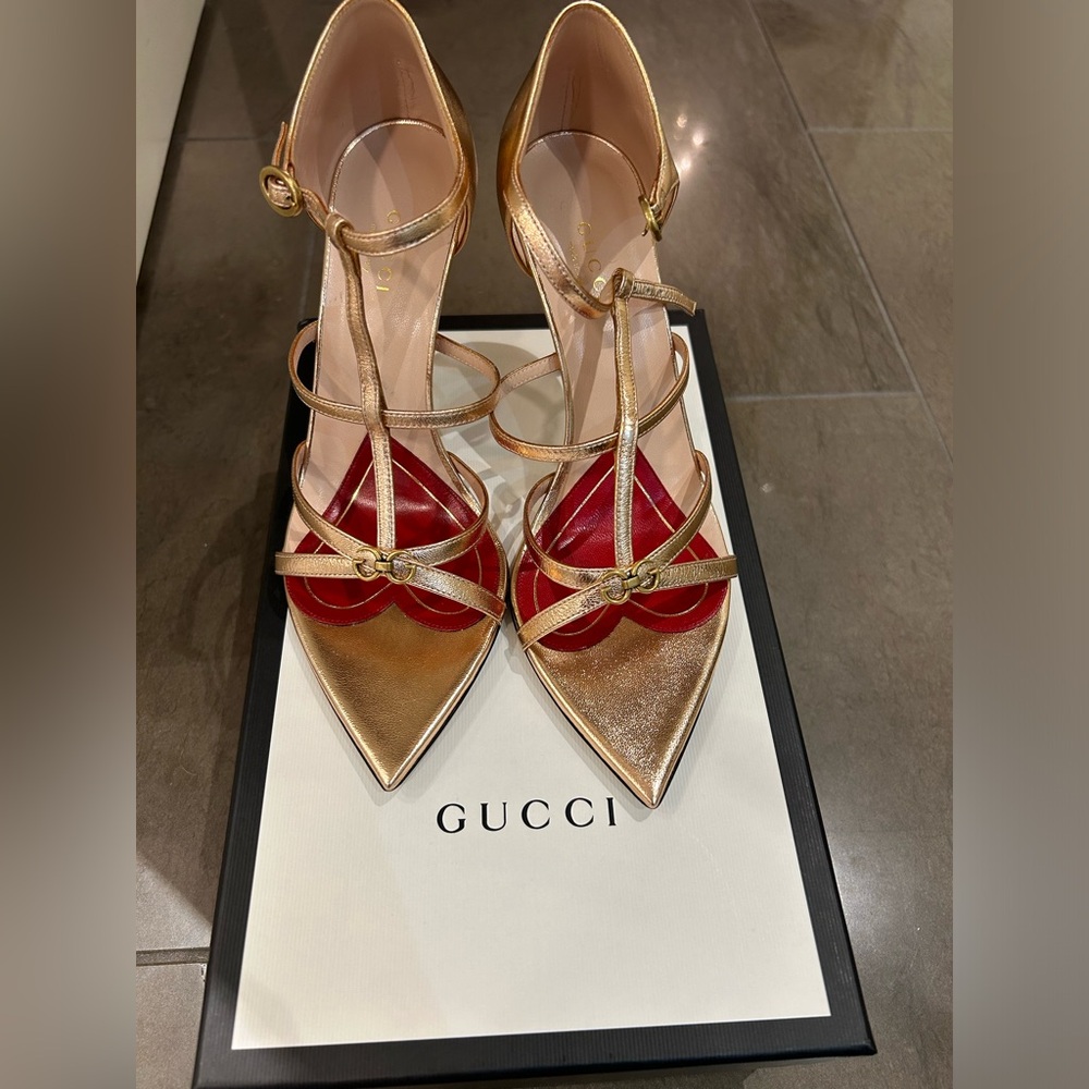 Authentic Gucci Pointed Toe Heels - Picture 1 of 9